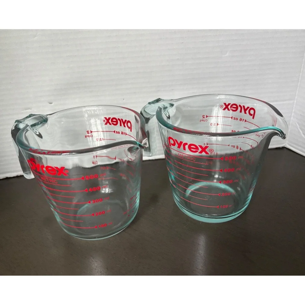 Pyrex Glass Measuring Cup Set 2 Cup 16 oz Red Lettering Clear Glass Lot of 2